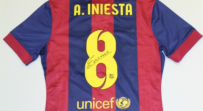 Koszulka FC Barcelona z autografem Andresa Iniesty