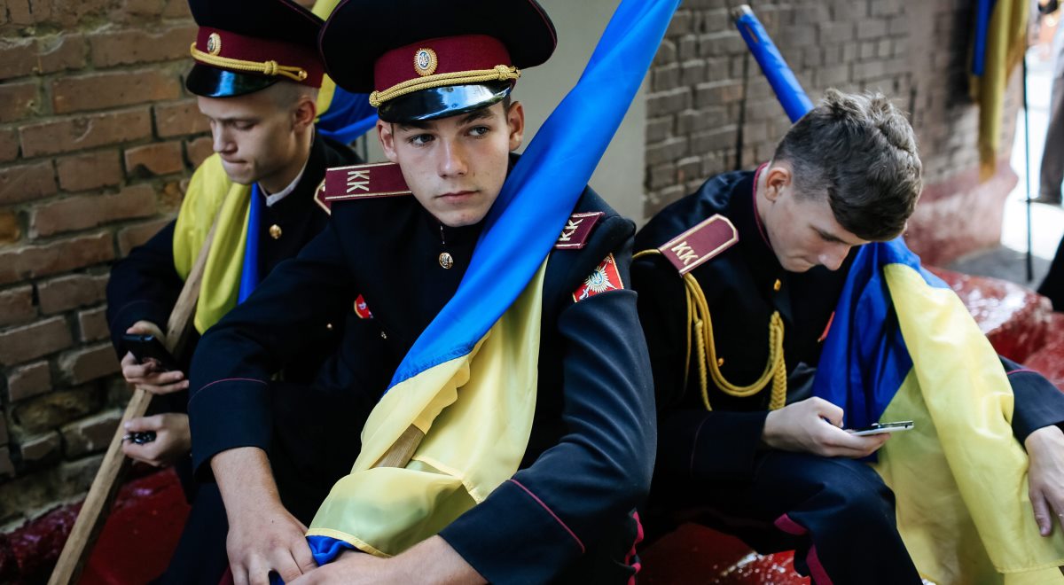 Kim są Ukraińcy po Majdanie, jak zmienia się społeczeństwo po rosyjskiej agresji? Chcą wstąpić do UE, najbardziej lubią Polaków