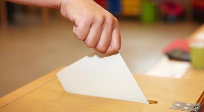 Ukraina: wybory uzupełniające w Czernihowie. Kupowanie głosów i groźby