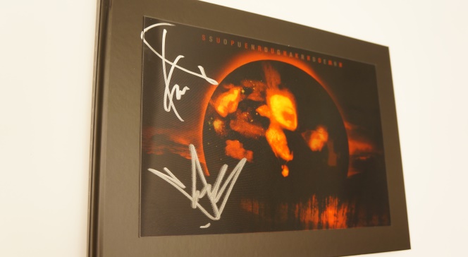 Specjalne wydanie płyty Superunknown grupy Soundgarden z autografami