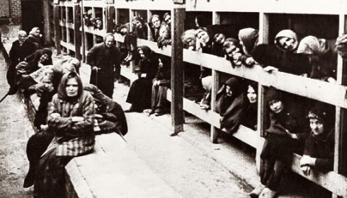 Muzeum Auschwitz pokaże jedyne zachowane drzwi komory gazowej 