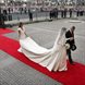 Obserwatorzy królewskiego ślubu są zachwyceni suknią Kate