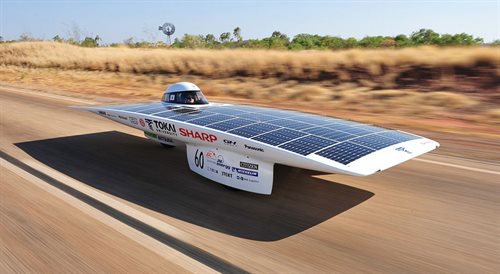 W 2009 roku World Solar Challenge wygrał bolid studentów z Tokio