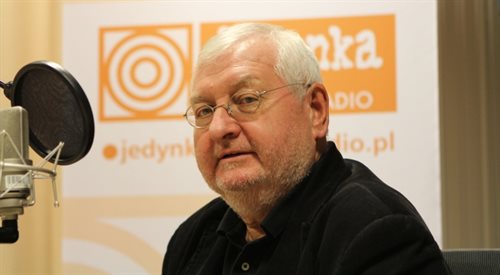 Janusz Zaorski w studiu radiowej Jedynki