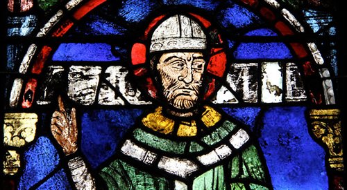 Fragment witrażu przedstawiającego świętego Tomasza Becketa