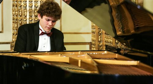 Koncert finalisty 17. Konkursu Chopinowskiego Szymona Nehringa  w Ambasadzie RP w Paryżu