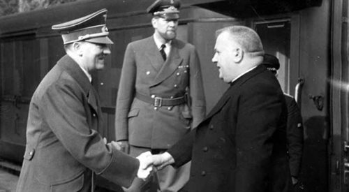 Od lewej: Adolf Hitler, Alexander von Drnberg i Józef Tiso w Berlinie (1941)