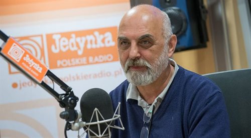 Łukasz Abgarowicz w studiu radiowej Jedynki