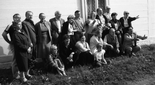 Twórcy, realizatorzy i aktorzy powieści radiowej W Jezioranach na spotkaniu z publicznością, 1985 r.