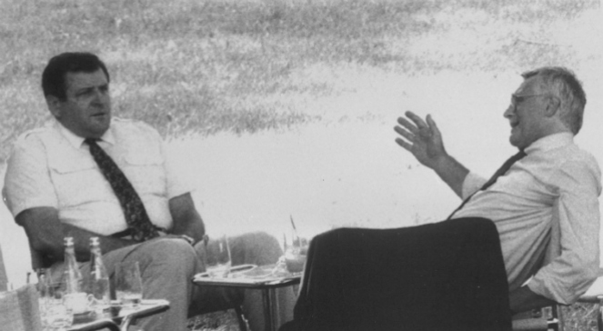 Vladimir Meciar i Vaclav Klaus kończą negocjacje w sprawie podziału Czechosłowacji. Willa Tugendhat, Brno, 26 sierpnia 1992