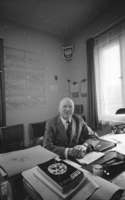 Jan Nowak Jeziorański - dyrektor Rozgłośni Polskiej Radia Wolna Europa w latach 1952-1976.