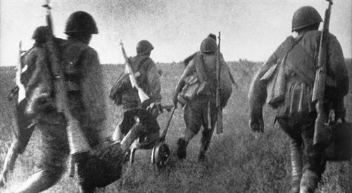 Na zdjęciu żołnierze I Dywizji Piechoty im. Tadeusza Kościuszki sformowanej w ZSRR. Lenino, 12.10.1943.