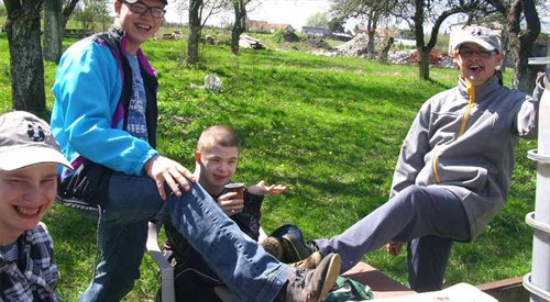 Wychowankowie Domu Pomocy Społecznej dla Dzieci i Młodzieży w Broniszewicach