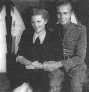 Ryszard Kukliński z żoną niedługo po ślubie. 