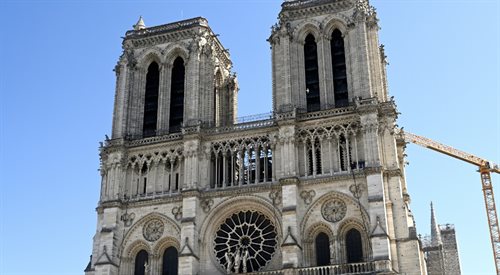 Trwa dyskusja o odbudowie katedry Notre Dame w Paryżu, która uległa zniszczeniom w czasie pożaru z 2019 r.