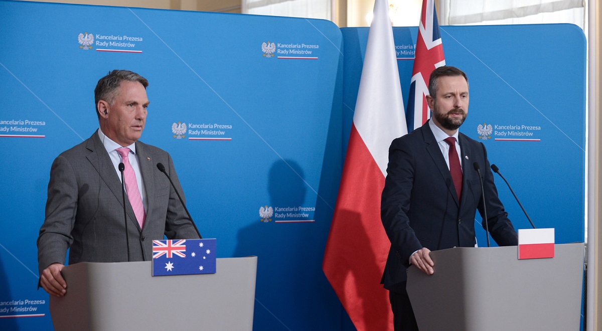 Polish Defense Minister Władysław Kosiniak-Kamysz (right) and his Australian counterpart Richard Marles (left) during a press conference after a meeting in Warsaw on Friday.