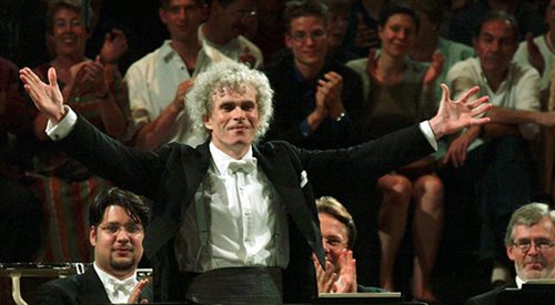 Simon Rattle, który poprowadzi środowy koncert w Filharmonii Narodowej
