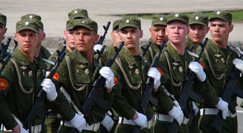 Parada rosyjskich żołnierzy. Zdjęcie ilustracyjne