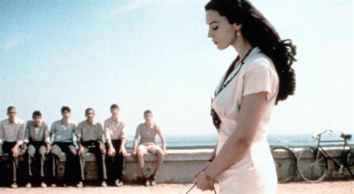 Kadr z filmu Malena Giuseppe Tornatore. Do tego obrazu muzykę napisał Ennio Morricone