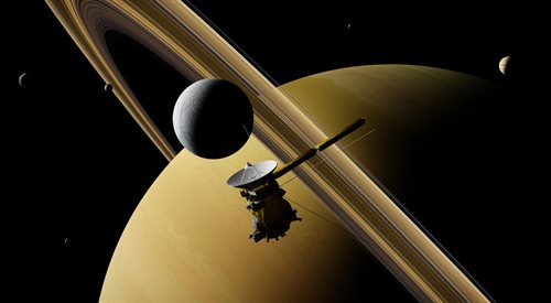 Sonda Cassini na tle Saturna