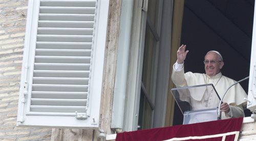Papież Franciszek podczas modlitwy Anioł Pański w Watykanie