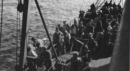 Żołnierze 2 Korpusu w drodze do Włoch. Morze Śródziemne, luty 1944