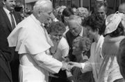 Powitanie papieża na lotnisku w Goleniowie. Szczecin, 11.06.1987