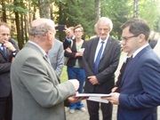 Delegacja polskiego parlamentu w Parku Czeluskińców w Mińsku
