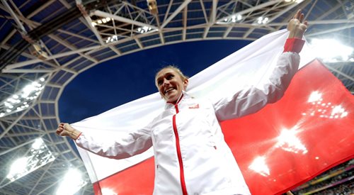 Radość Polki Kamili Lićwinko po finałowym konkursie w skoku wzwyż na lekkoatletycznych mistrzostwach świata w Londynie