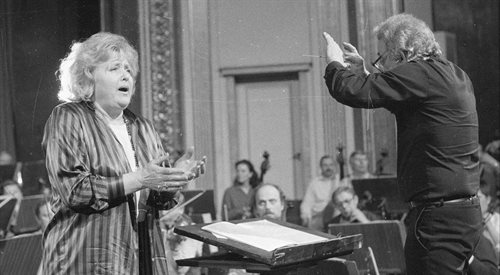 Przełomem w karierze Teresy Żylis-Gary były występy w Paryżu w 1966 oraz na Festiwalu Mozartowskim w Salzburgu - przez trzy kolejne sezony od 1968.