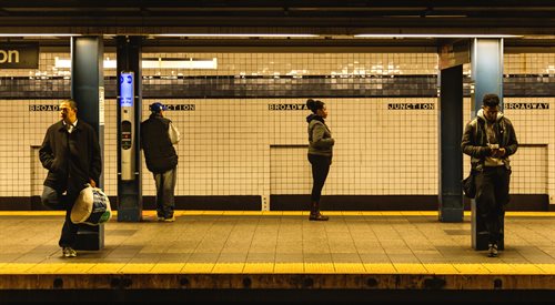Nowy Jork i tamtejsze metro to prawdopodobnie jedna z najbardziej zgranych przez filmowców miejskich scenografii (zdjęcie ilustracyjne)