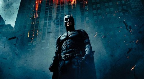 Batman na tle ruin miasta Gotham
