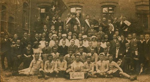 Zarząd i członkowie Sokoła kościerskiego ok. 1925 r. foto: wikipediadomena publiczna