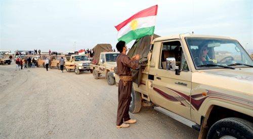 Kurdyjscy bojownicy z Iraku w drodze do Kobane