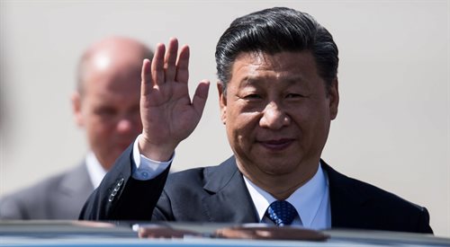 Prezydent Chin Xi Jinping tuż po wylądowaniu na lotnisku w Hamburgu, gdzie reprezentował swój kraj na szczycie G20