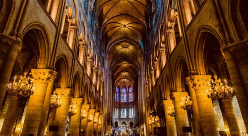 Nawa główna katedry Notre Dame w Paryżu (stan przed pożarem z 2019 r.)