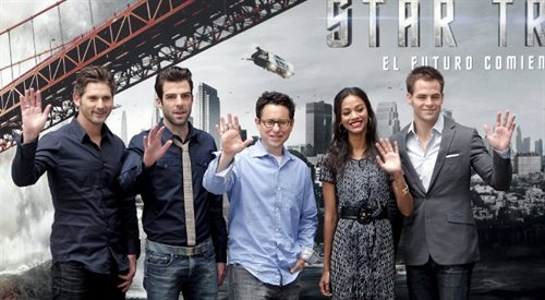 Po niemal półwieczu od premiery filmu Star Trek skład ekipy filmowej uległ zmianie. Na zdjęciu bohaterowie jednej z ostatnich części, m.in. Eric Bana, Zachary Quinto i Zoe Saldana