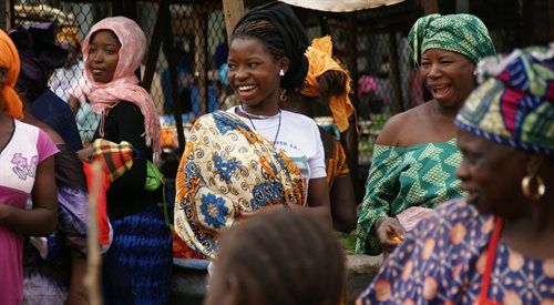 Uśmiechnięte wybrzeże Afryki - to hasło, którym Gambijczycy zachęcają turystów do odwiedzenia ich kraju