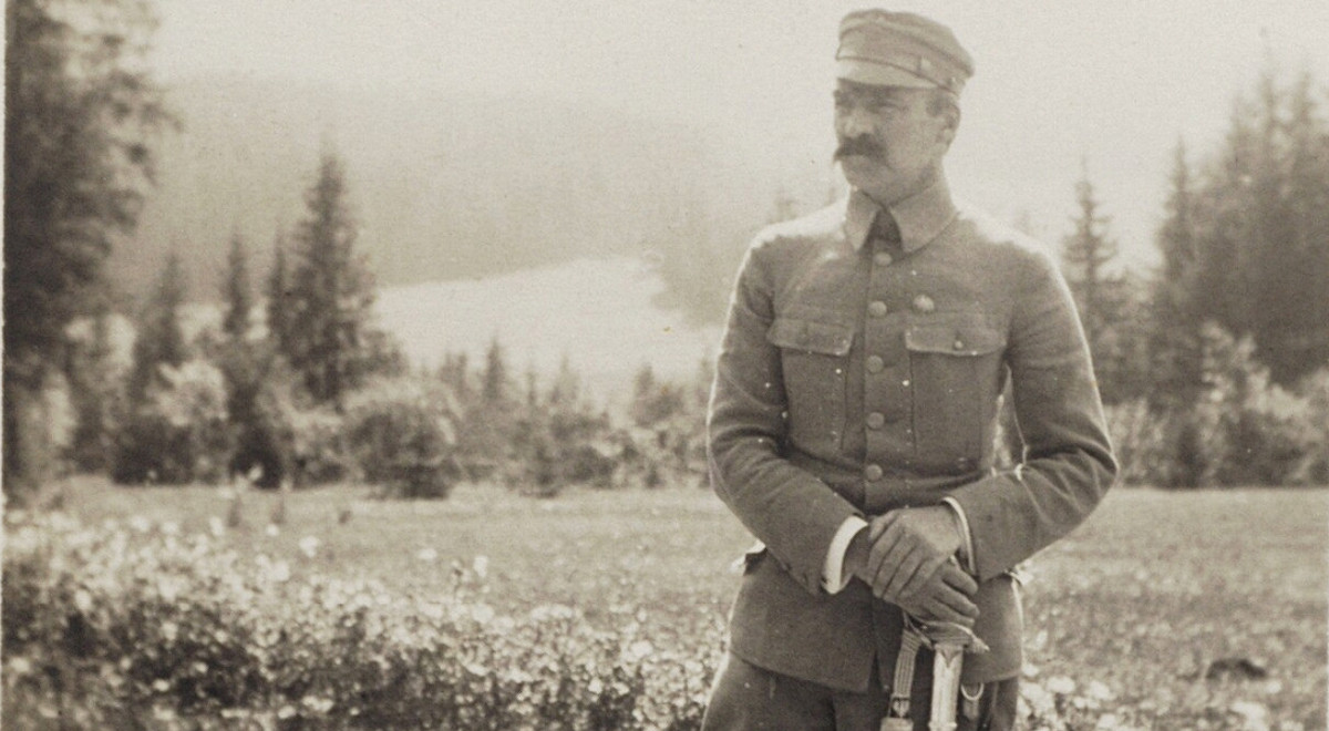 józef piłsudski 1200 F.jpg