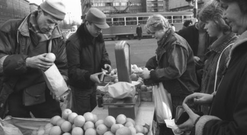 Przedświąteczne zakupy, Warszawa, grudzień 1989
