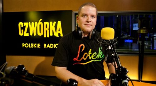 Łukasz Lotek Latkowski zwycięzca pierwszej edycji Polskiej Ligii Stand-upu