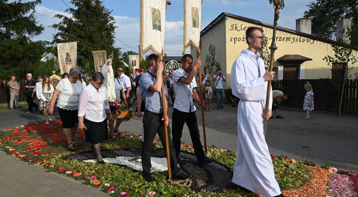 Corpus Christi procession in Spycimierz. Does Corpus Christi still have meaning for a large section of Polish society?