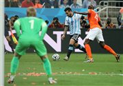 Fragment półfinałowego meczu Holandia - Argentyna podczas MŚ w Brazylii