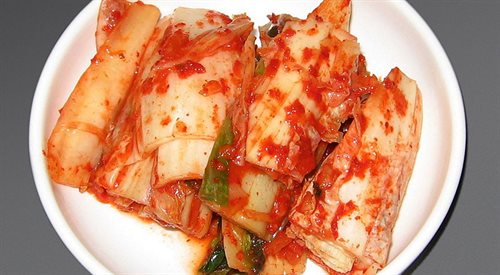 Koreańczycy zjadają około 18 kilogramów kimchi (na zdjęciu) rocznie