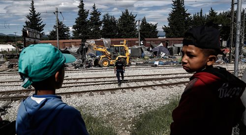 Grecka policja usunęła imigrantów z torów kolejowych w Idomeni