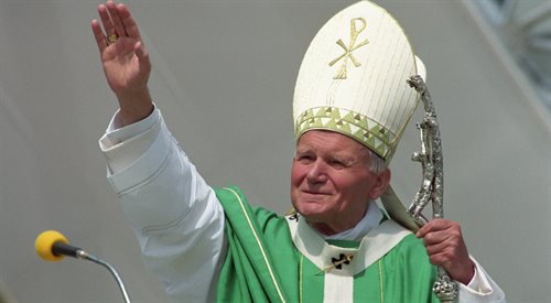 Władze komunistyczne obawiały się m.in. tego, jak wybór Karola Wojtyły na papieża może wpłynąć na politykę Watykanu wobec państw Europy Środkowo-Wschodniej.