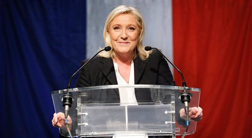 Skrajnie prawicowa partia Front Narodowy triumfuje po pierwszej turze wyborów regionalnych we Francji. Marine Le Pen ma szansę na fotel prezydencki w 2017 rokufot.PAPEPAJULIEN WARNAND
