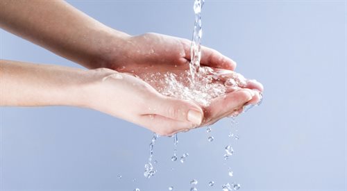 Mycie rąk pozwala uniknąć zatrucia pokarmowego wywołanego przez bakterię E.coli, wirusowego zapalenia wątroby typu A (WZW A), gronkowca, salmonelli oraz tasiemieca