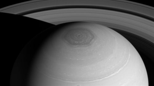 Saturn z sondy Cassini