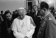 Czerwiec 1983 roku premier gen. Wojciech Jaruzelski podczas spotkania z Janem Pawłem II i prymasem Polski kard. Józefem Glempem w Warszawie, w czasie II pielgrzymki Ojca Świętego do Polski